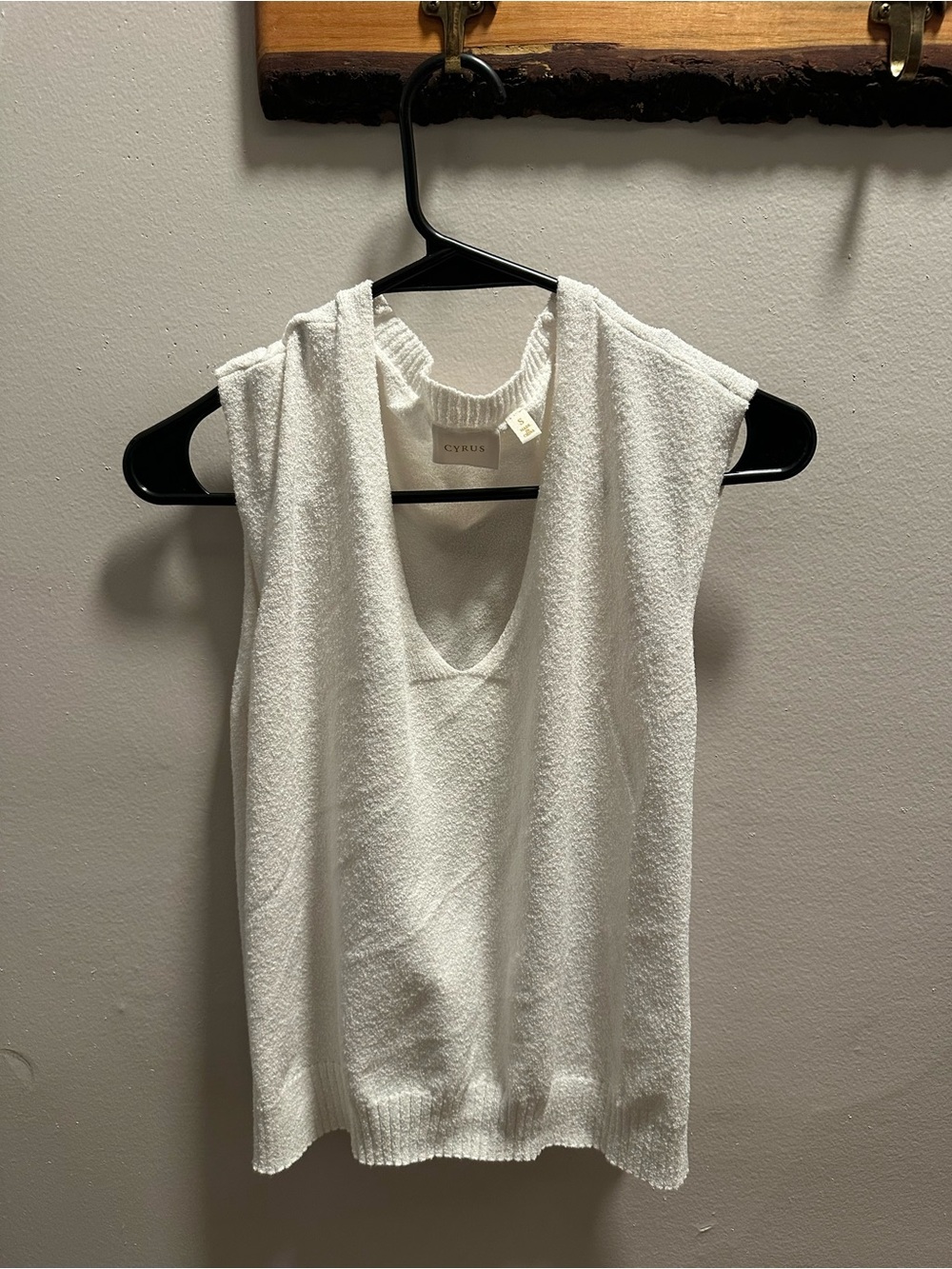 White Sleeveless V-Neck Knit Sweater Vest